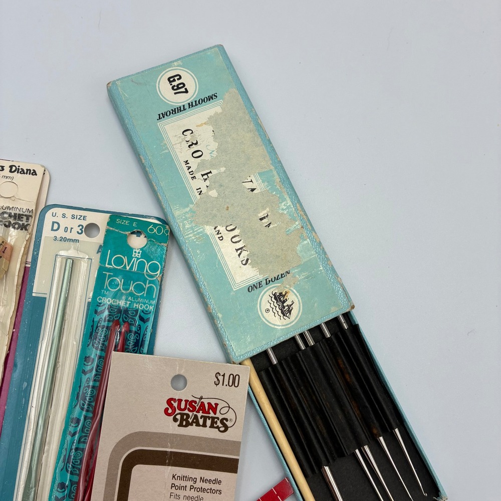 Vintage Susan Bates Boye Crochet Hook Lot Knitting Needle Gauge Point Protectors - Picture 4 of 4